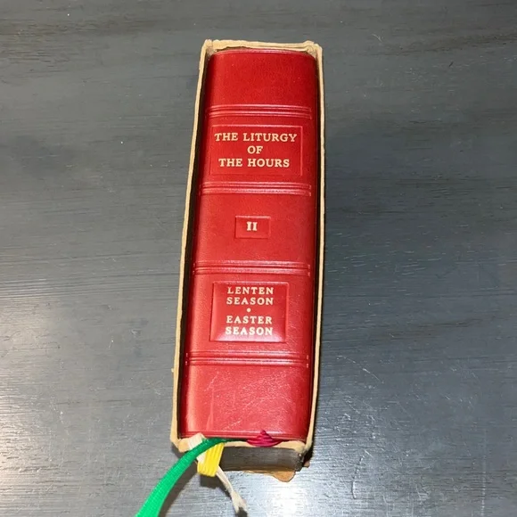 Liturgy of the HoursVolume IILent & EasterImitation Leather Binding